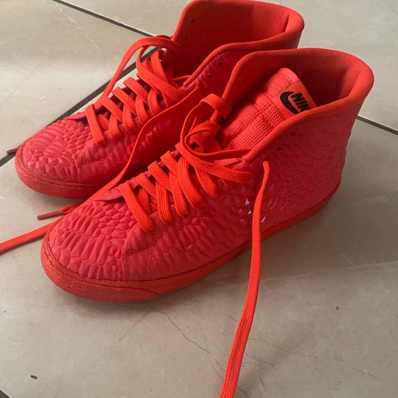 Nike’s - Picture 3 of 8